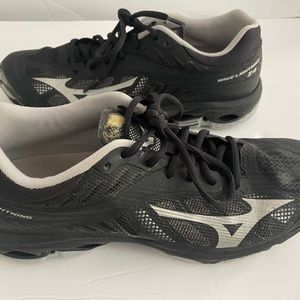 Women’s Size 11 Mizuno Volleyball Sneaker